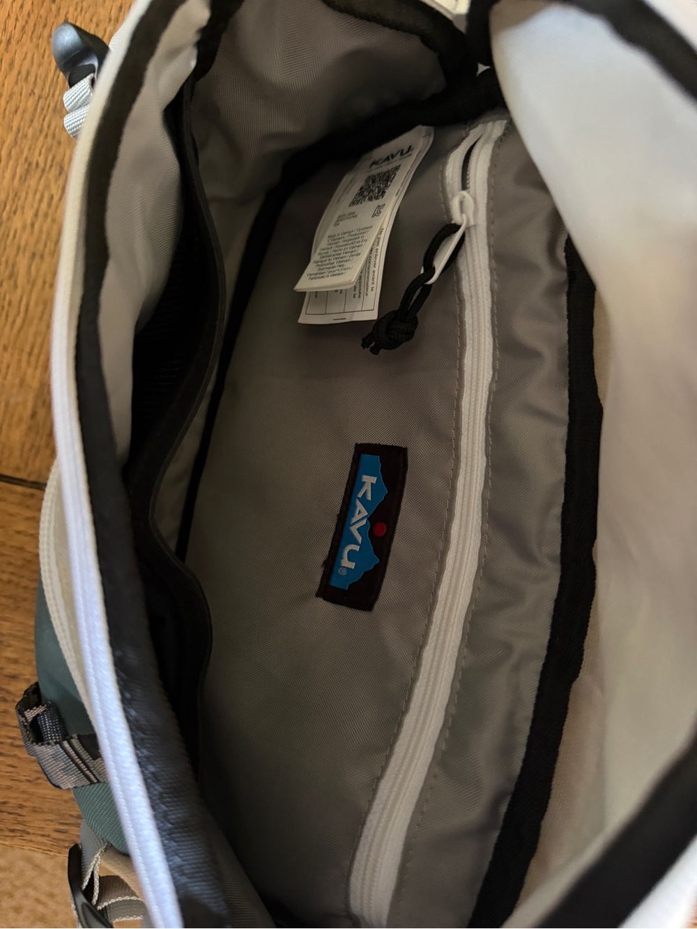 Kavu Green and Pink Sling Belt Bag - Picture 2 of 4